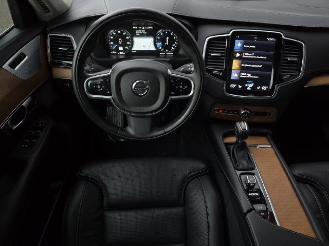 Used 2020 Volvo XC90 T6 Inscription w/ Protection Package Premier AWD/4WD image 12