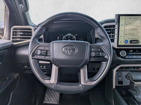 Used 2025 Toyota Tundra Limited AWD/4WD image 11