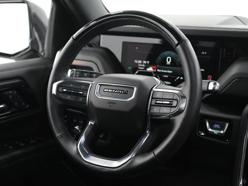 Used 2025 GMC Yukon Denali w/ Denali Reserve Package AWD/4WD image 16