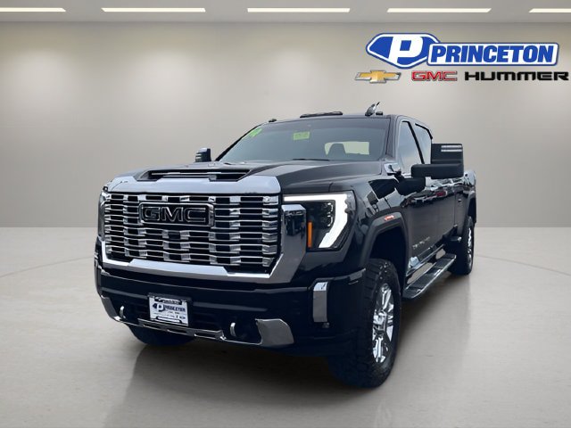 Used 2024 GMC Sierra 2500 Denali w/ Denali Reserve Package AWD/4WD image 3