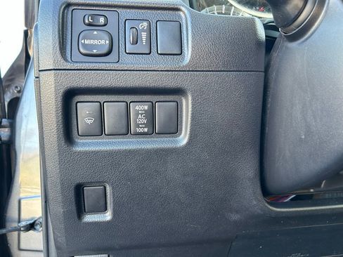 Used 2016 Toyota 4Runner SR5 AWD/4WD image 17