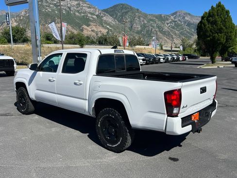 Used 2022 Toyota Tacoma SR AWD/4WD image 11