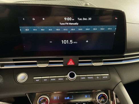 New 2026 Hyundai Elantra Limited image 25