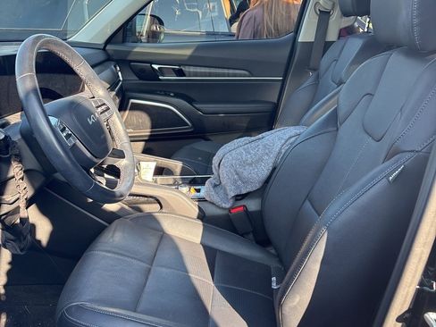 Used 2023 Kia Telluride EX w/ EX Captain's Chair Package image 16