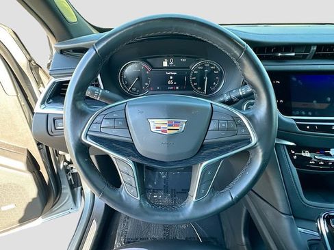 Used 2024 Cadillac XT5 Premium Luxury image 11