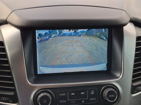 Used 2020 Chevrolet Tahoe LT w/ Luxury Package RWD image 13