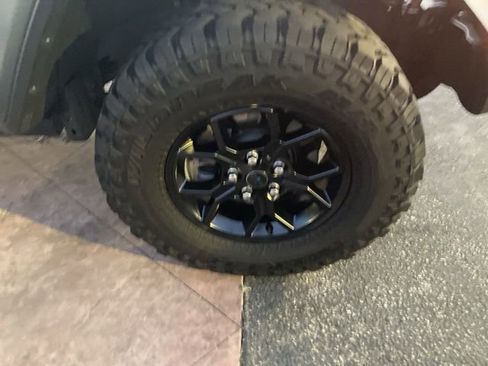 Used 2024 Jeep Wrangler Unlimited image 28