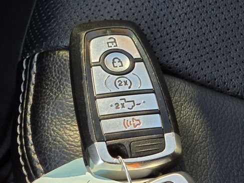 Used 2018 Ford F150 Lariat image 33