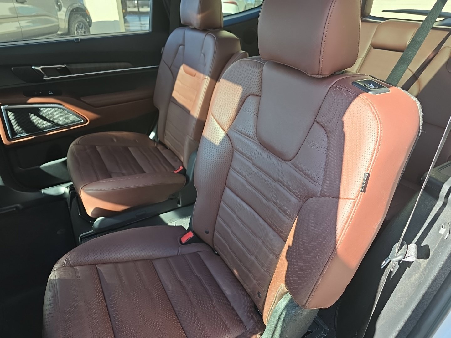 Used 2024 Kia Telluride SX Prestige w/ Towing Package AWD/4WD image 23