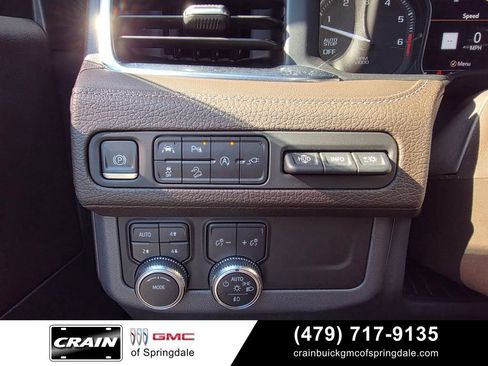Used 2021 GMC Yukon Denali w/ Denali Premium Package AWD/4WD image 13