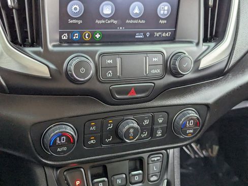 Used 2021 GMC Terrain SLT image 26