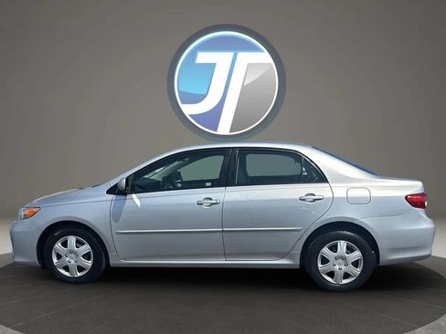 Used 2011 Toyota Corolla LE FWD image 12