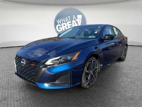 Used 2024 Nissan Altima 2.5 SR w/ SR Premium Package image 8