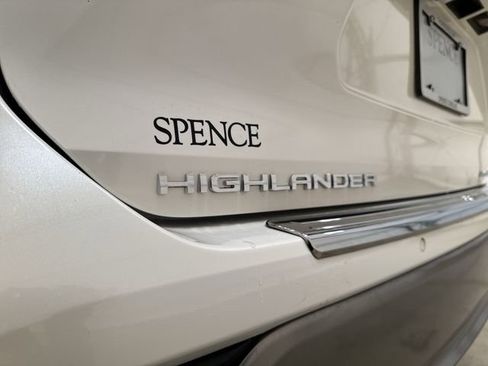 Used 2021 Toyota Highlander Platinum image 32