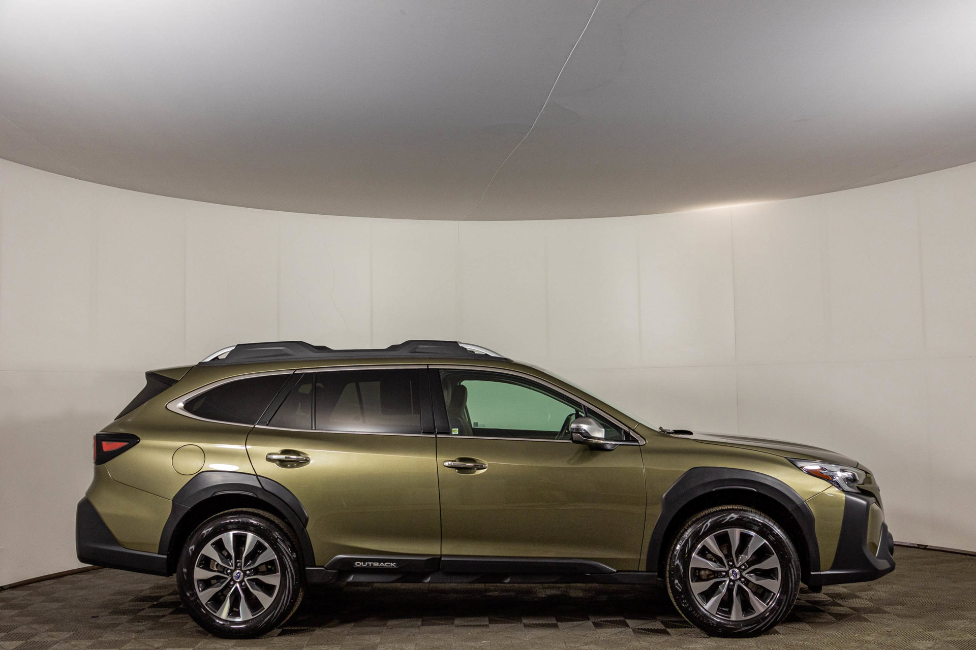 Used 2024 Subaru Outback Touring AWD/4WD image 19