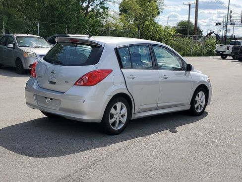 Used 2010 Nissan Versa Hatchback w/ Premium Pkg FWD image 4