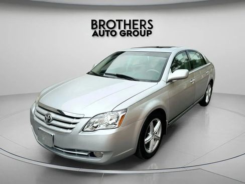 Used 2007 Toyota Avalon XLS image 5