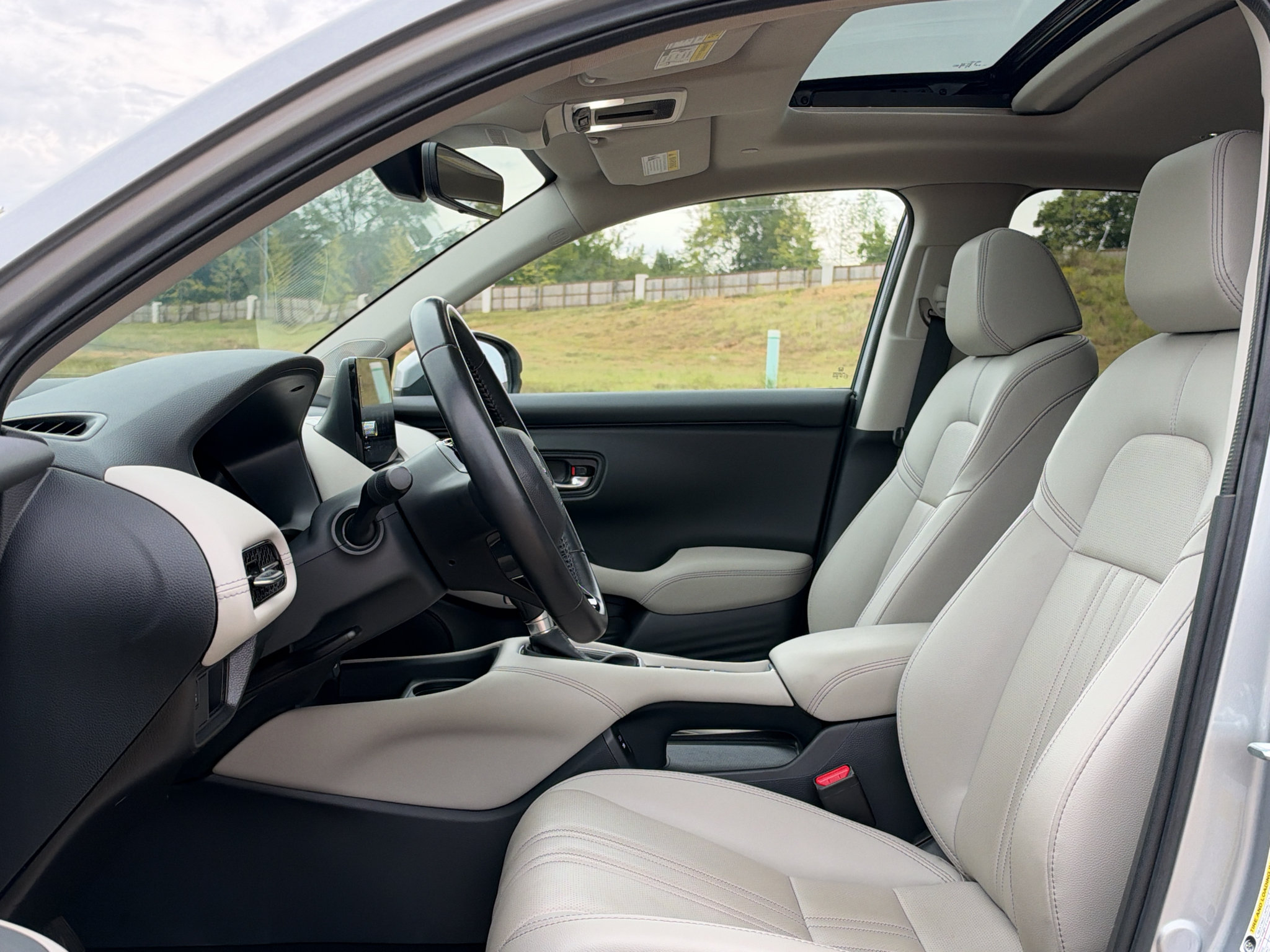 Used 2025 Honda HR-V EX-L image 12