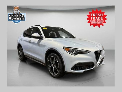 Used 2022 Alfa Romeo Stelvio Ti image 1