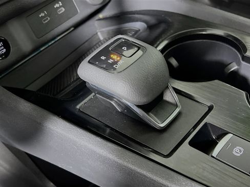 Used 2024 Nissan Rogue SV image 24