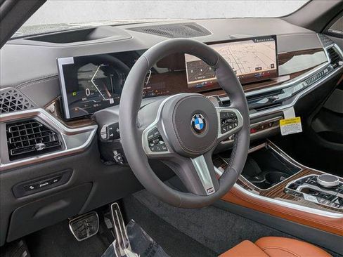 New 2026 BMW X5 xDrive40i w/ M Sport Package AWD/4WD image 3