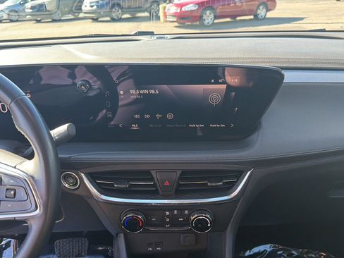 Used 2024 Buick Encore GX Preferred FWD image 11
