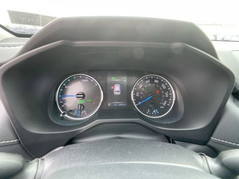 Used 2020 Toyota RAV4 XLE image 16