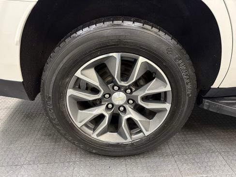 Used 2022 Chevrolet Tahoe LT w/ Luxury Package image 13