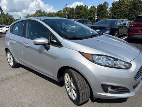 Used 2019 Ford Fiesta SE w/ Equipment Group 201A FWD image 2