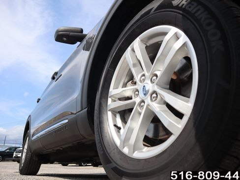 Used 2023 Ford Explorer XLT w/ Equipment Group 202A image 12