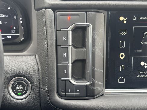 Used 2022 GMC Yukon Denali w/ Denali Reserve Package RWD image 13
