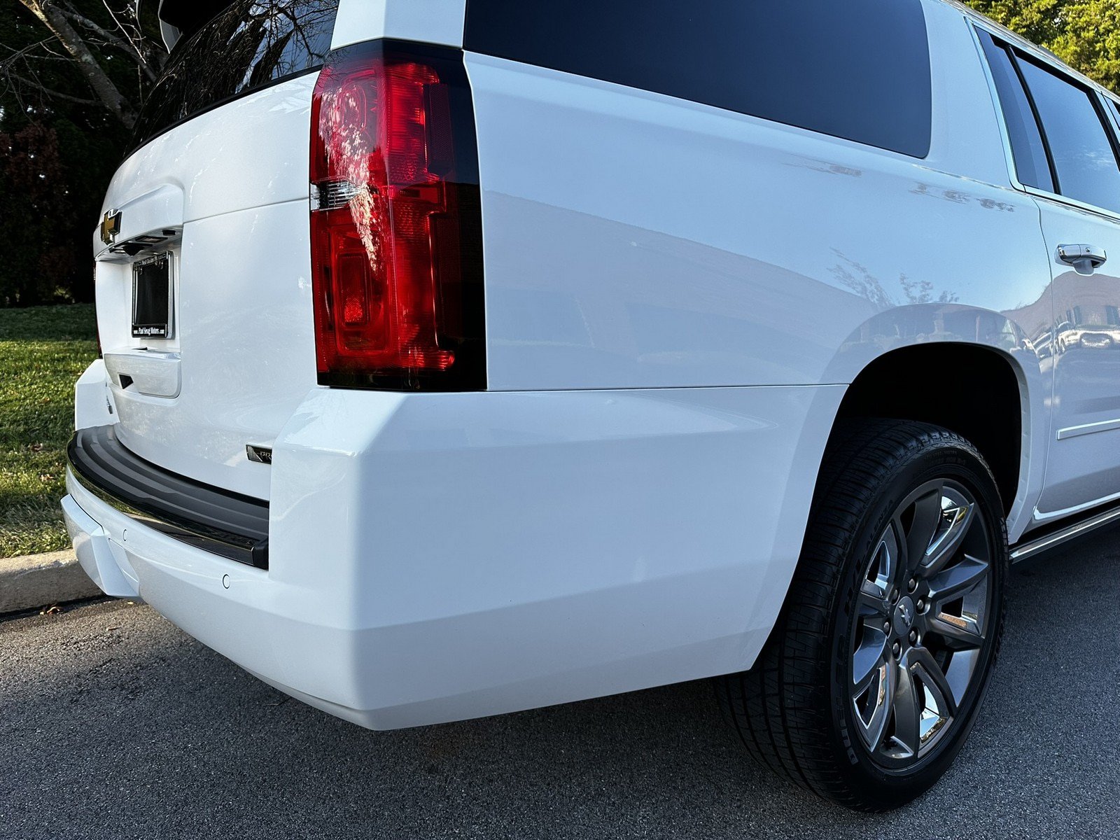 Used 2018 Chevrolet Suburban Premier AWD/4WD image 34
