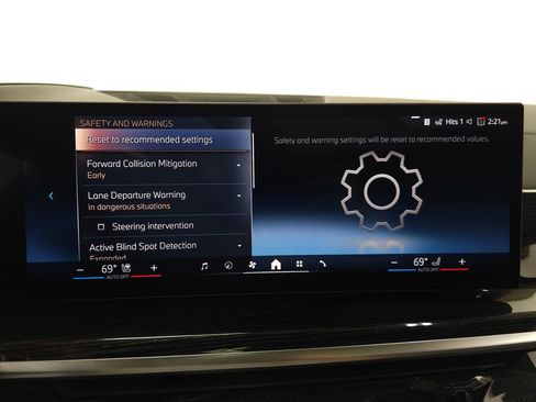 Used 2026 BMW X5 xDrive40i w/ M Sport Package AWD/4WD image 22