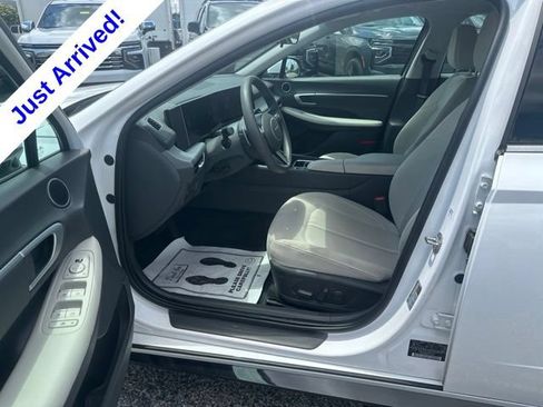 Used 2025 Hyundai Sonata SEL FWD image 16