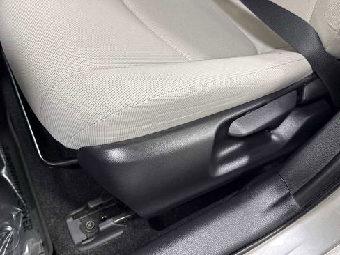 Used 2020 Toyota Corolla LE image 14