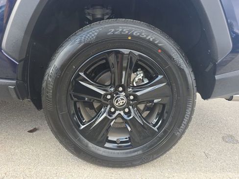 Certified 2024 Toyota RAV4 XLE image 33