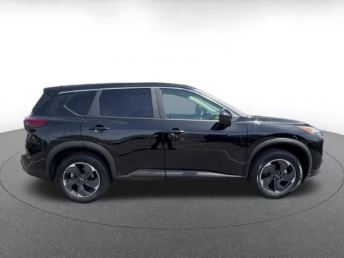 Used 2025 Nissan Rogue SV FWD image 16