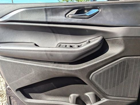 New 2025 Jeep Grand Cherokee L Altitude image 18