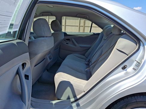 Used 2009 Toyota Camry FWD image 11