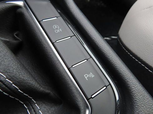 New 2026 Volkswagen Taos SE AWD/4WD image 11