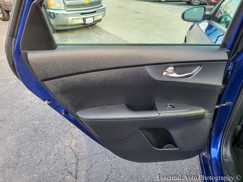 Used 2021 Kia Forte LXS FWD image 22