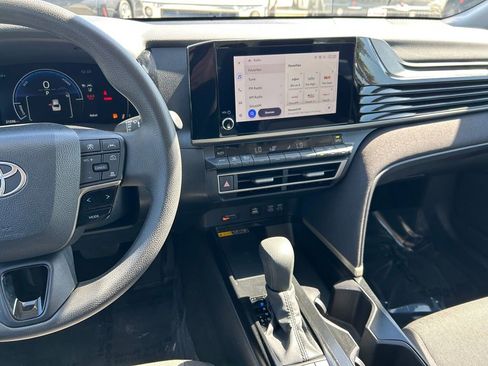 Certified 2025 Toyota Camry LE FWD image 17