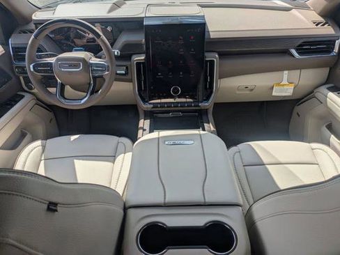 New 2026 GMC Yukon XL Denali w/ Denali Reserve Package RWD image 15