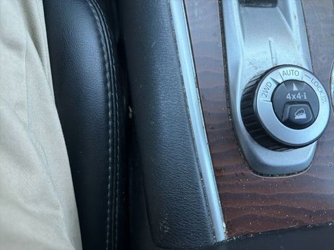 Used 2018 Nissan Pathfinder Platinum image 29