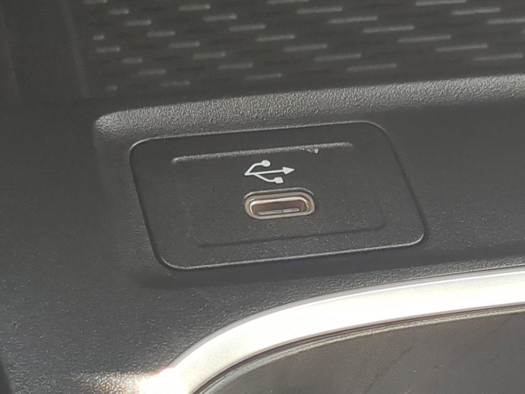 Used 2024 Mercedes-Benz CLA 250 4MATIC image 9