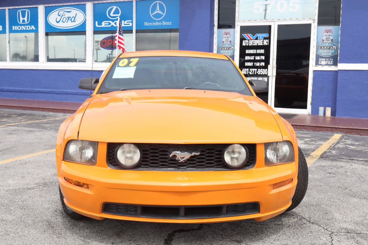 Used 2007 Ford Mustang GT RWD image 3