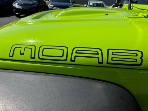 Used 2013 Jeep Wrangler Unlimited Sahara image 9