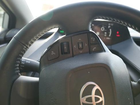 Used 2024 Toyota Prius XLE FWD image 24
