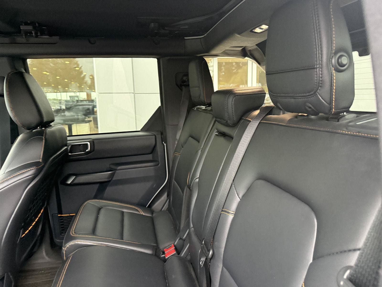 Used 2024 Ford Bronco Badlands AWD/4WD image 10