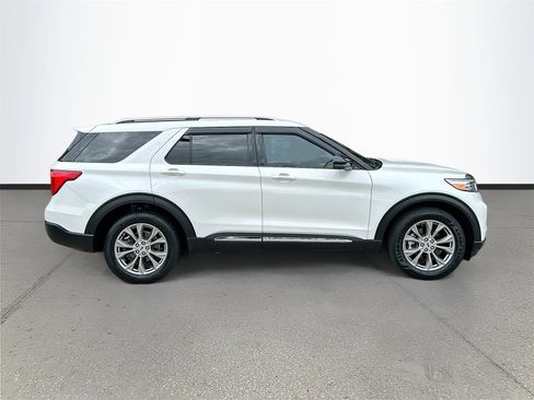 Used 2022 Ford Explorer Limited w/ Equipment Group 301A image 8